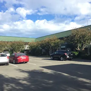Hotel Raceway, Christchurch